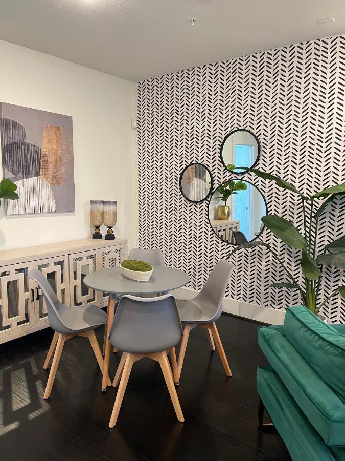 Modern Urban Oasis With Private Parking In Downtown * Houston