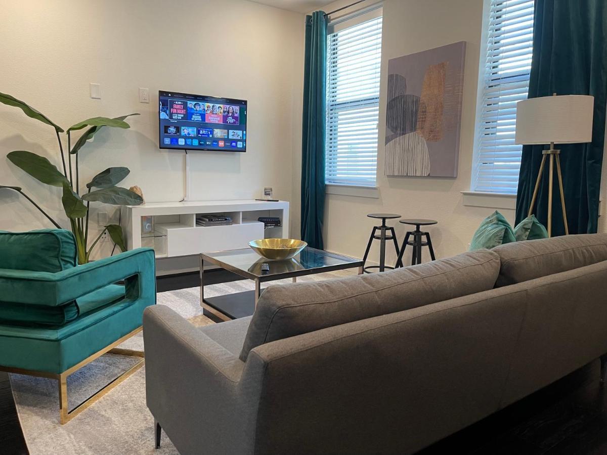 Modern Urban Oasis With Private Parking In Downtown Daire *